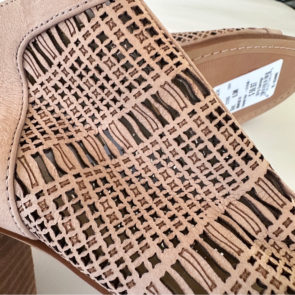 Vince Camuto Keannie Cutout Leather Open Toe Block Heel Sandal Taupe Boho SZ 8.5 - Picture 7 of 13